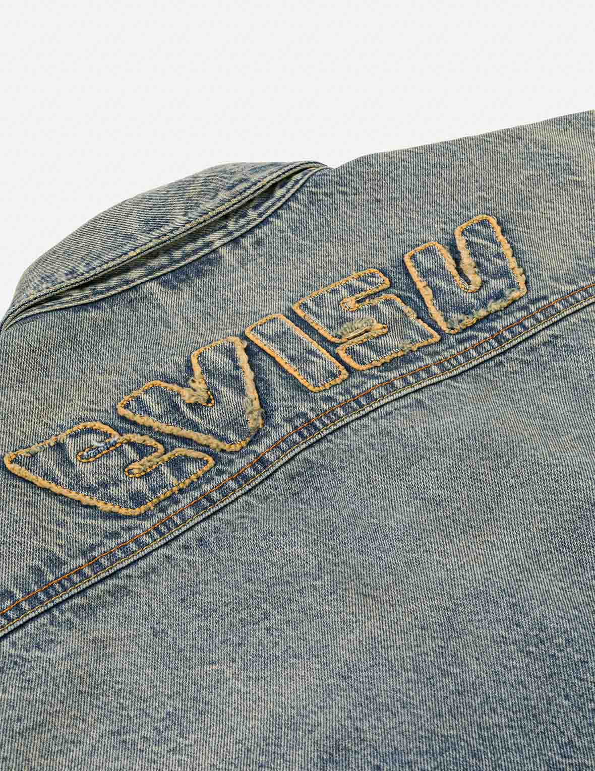 ディストレスドカモメプリントとほつれロゴパッチ刺繍 リラックスフィット デニムジャケット