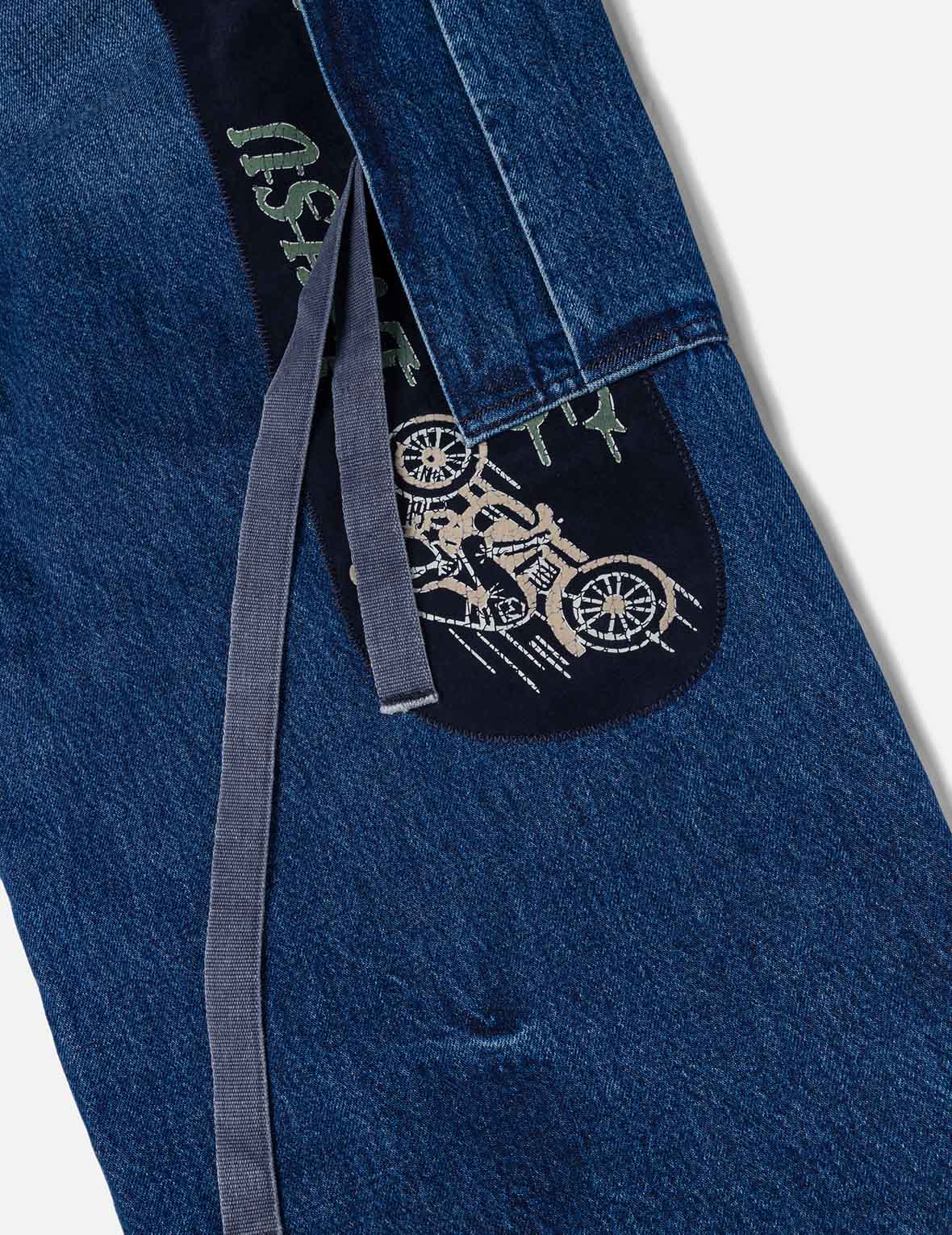 ウォッシュ大黒刺繍ワイドレッグカーゴジーンズ