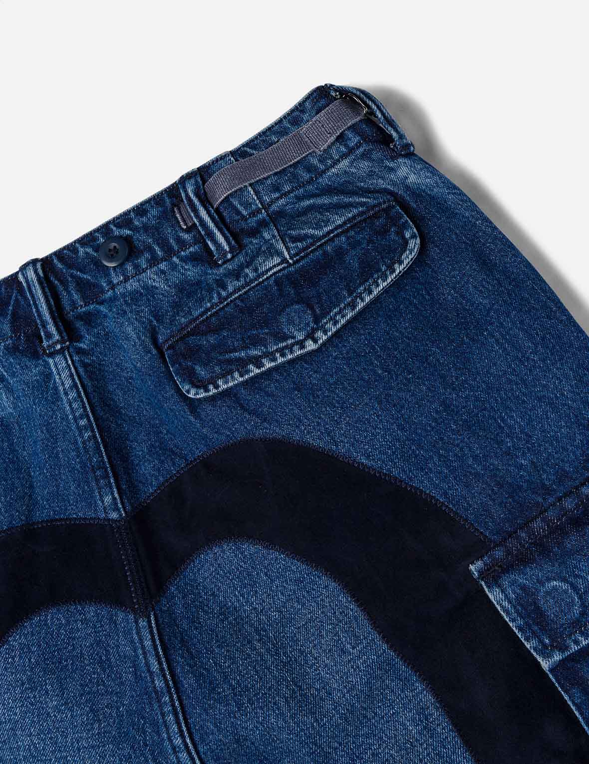 ウォッシュ大黒刺繍ワイドレッグカーゴジーンズ