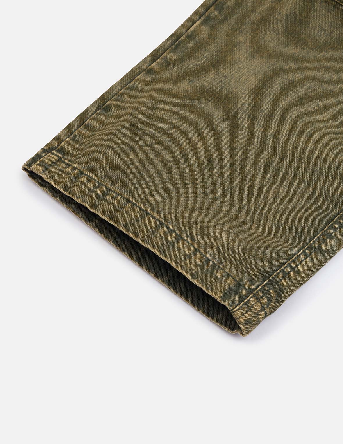 ディストレスドカモメアップリケ刺繍とマルチポケット ルーズフィット カーゴパンツ