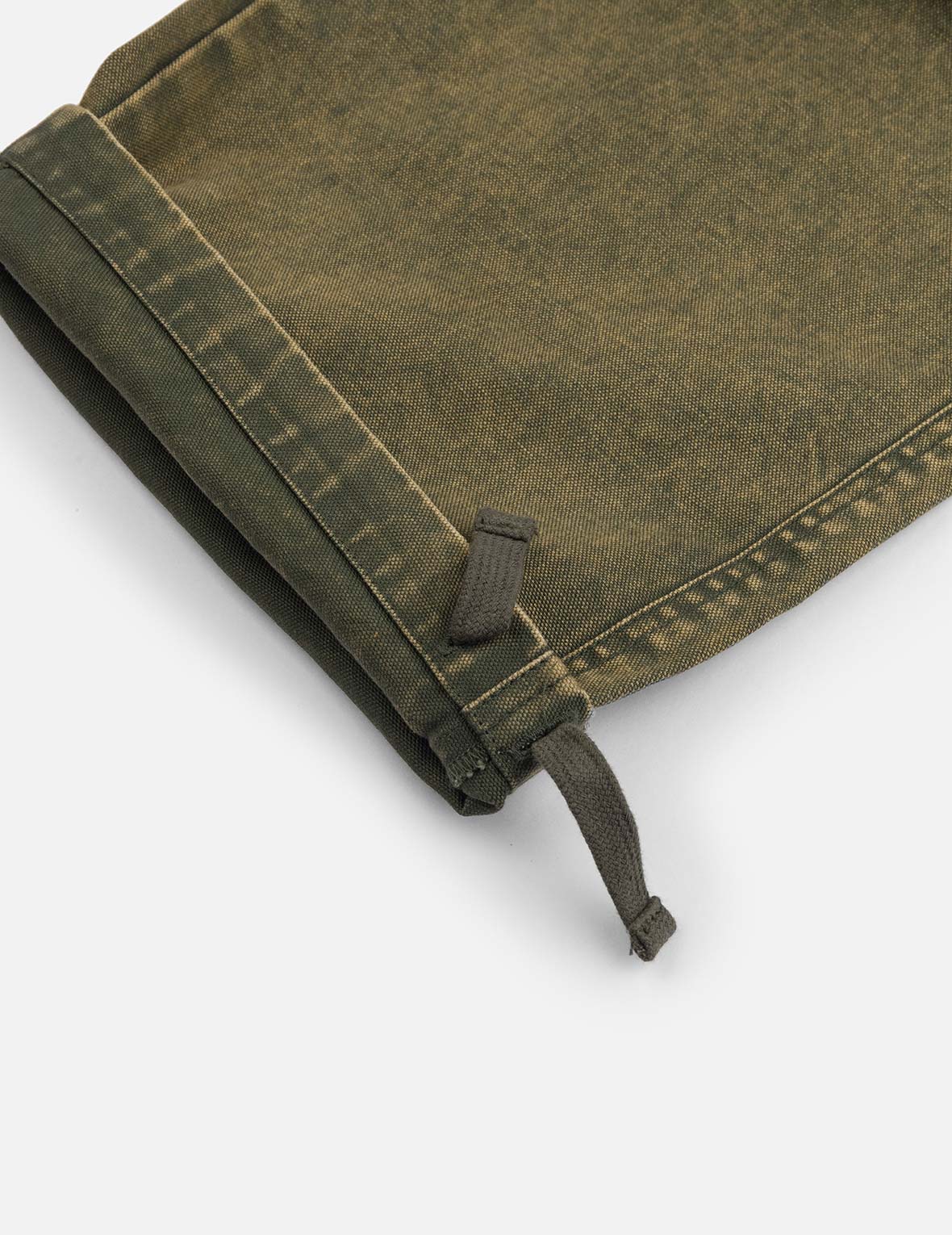 ディストレスドカモメアップリケ刺繍とマルチポケット ルーズフィット カーゴパンツ