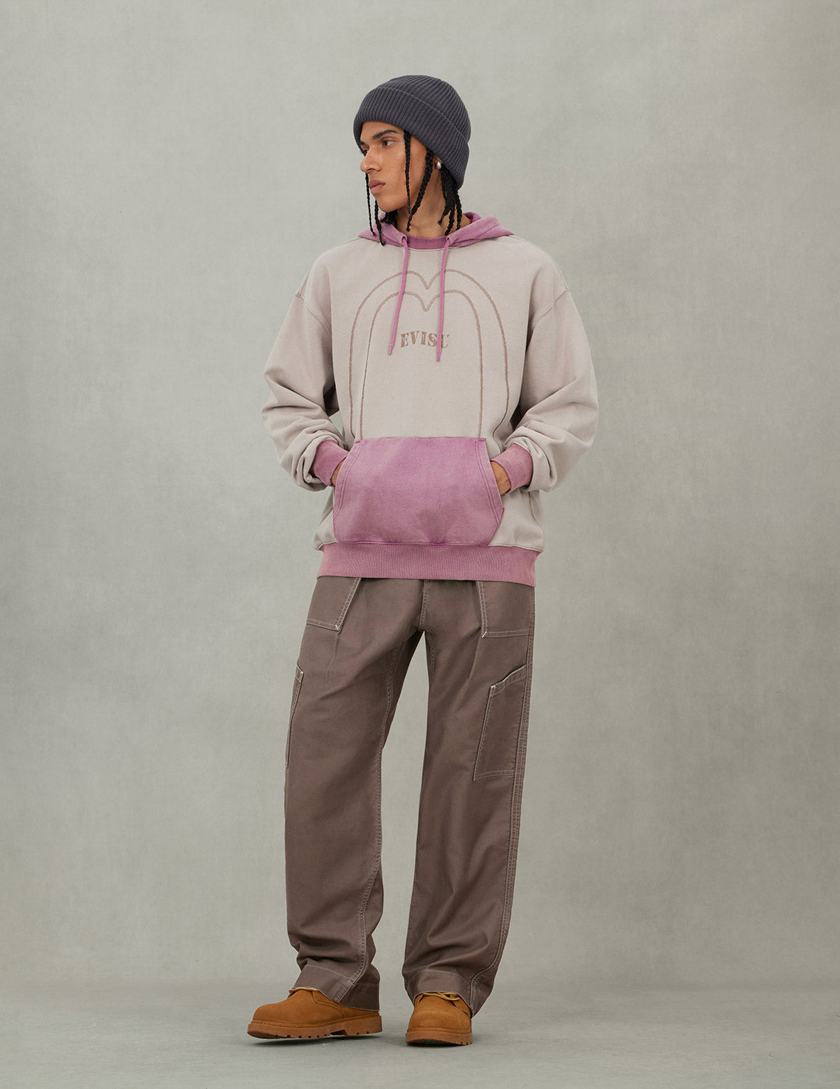 カラーブロッキングロゴプリントと大黒刺繍 レギュラーフィット フーディー