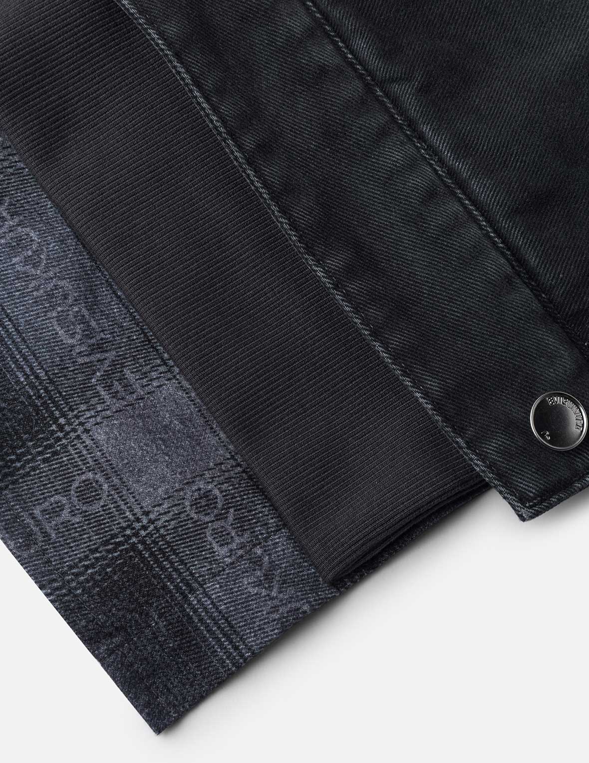 マルチポケットとレイヤリングリラックスフィット トラッカージャケット