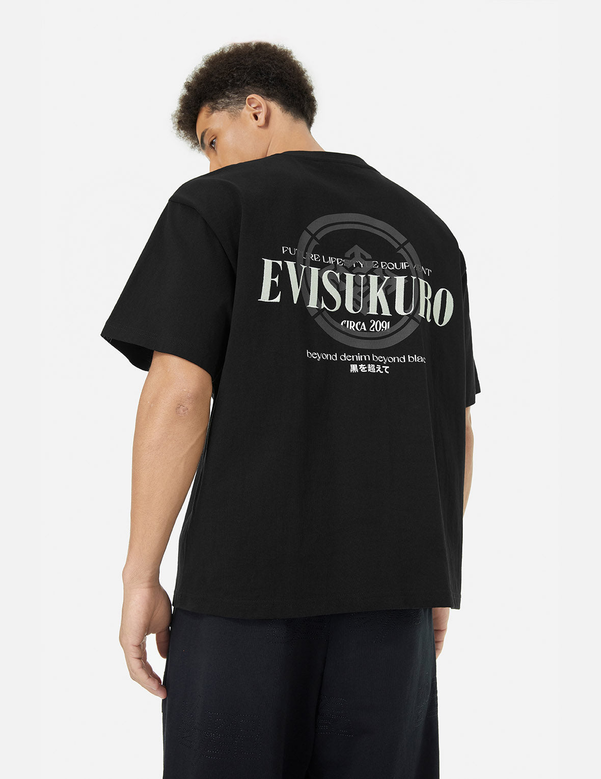 ロゴ刺繍と家紋プリントルーズフィットTシャツ