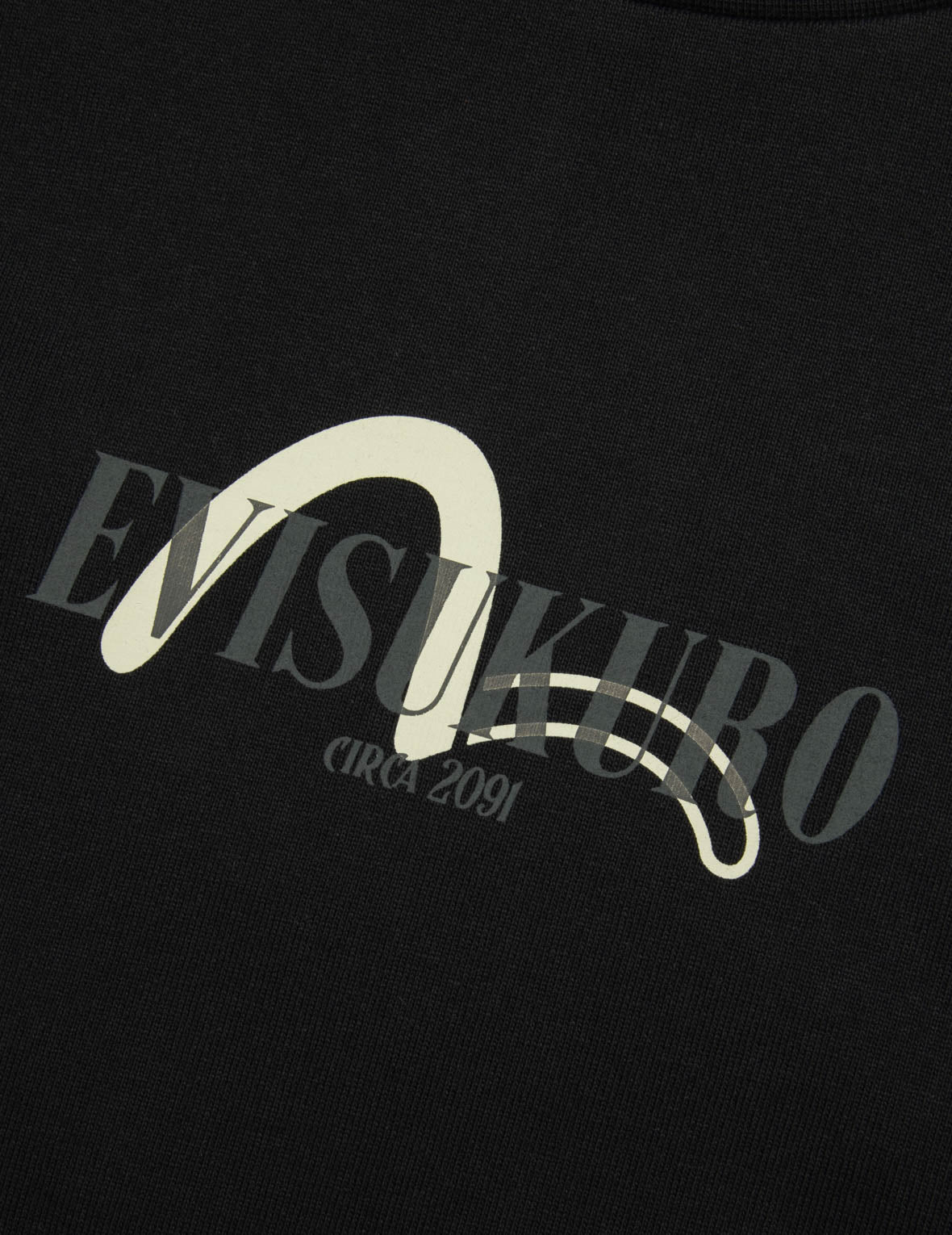 ロゴ刺繍と家紋プリントルーズフィットTシャツ