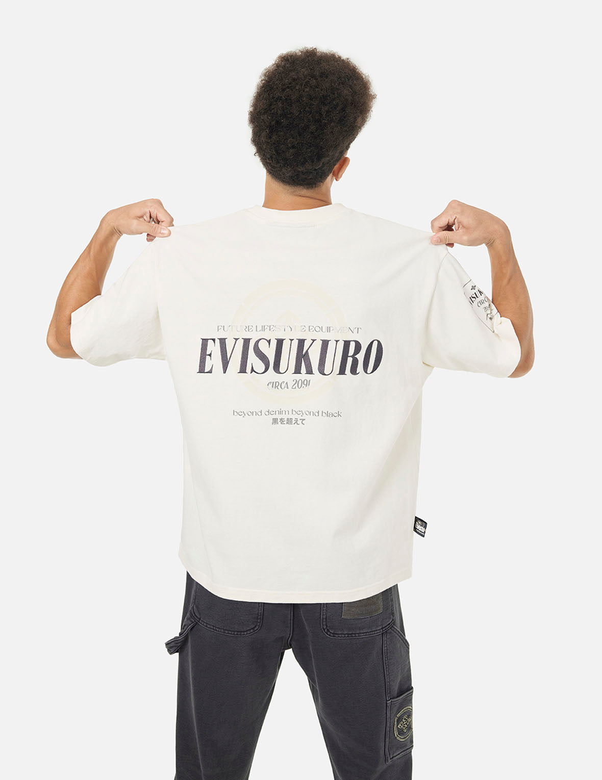 ロゴ刺繍と家紋プリントルーズフィットTシャツ