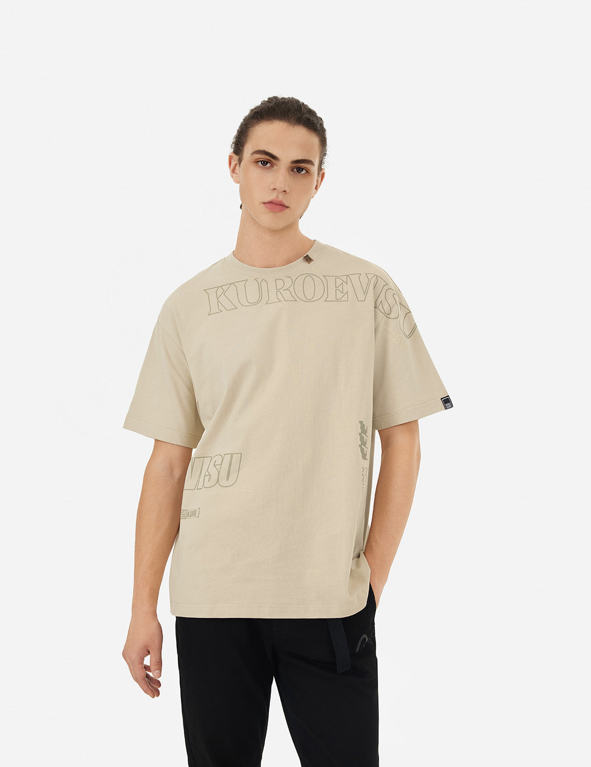 ロゴとスローガンプリント ファッションフィット Tシャツ