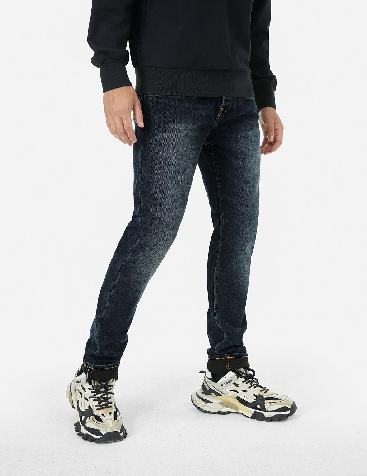 Seagull Embroidery with Metal Studs Carrot Fit Jeans #2017