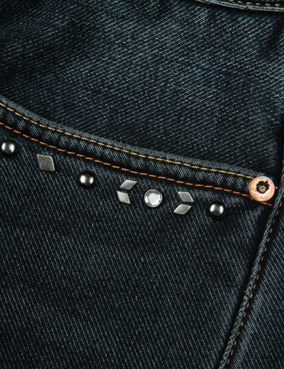 Seagull Embroidery with Metal Studs Carrot Fit Jeans #2017