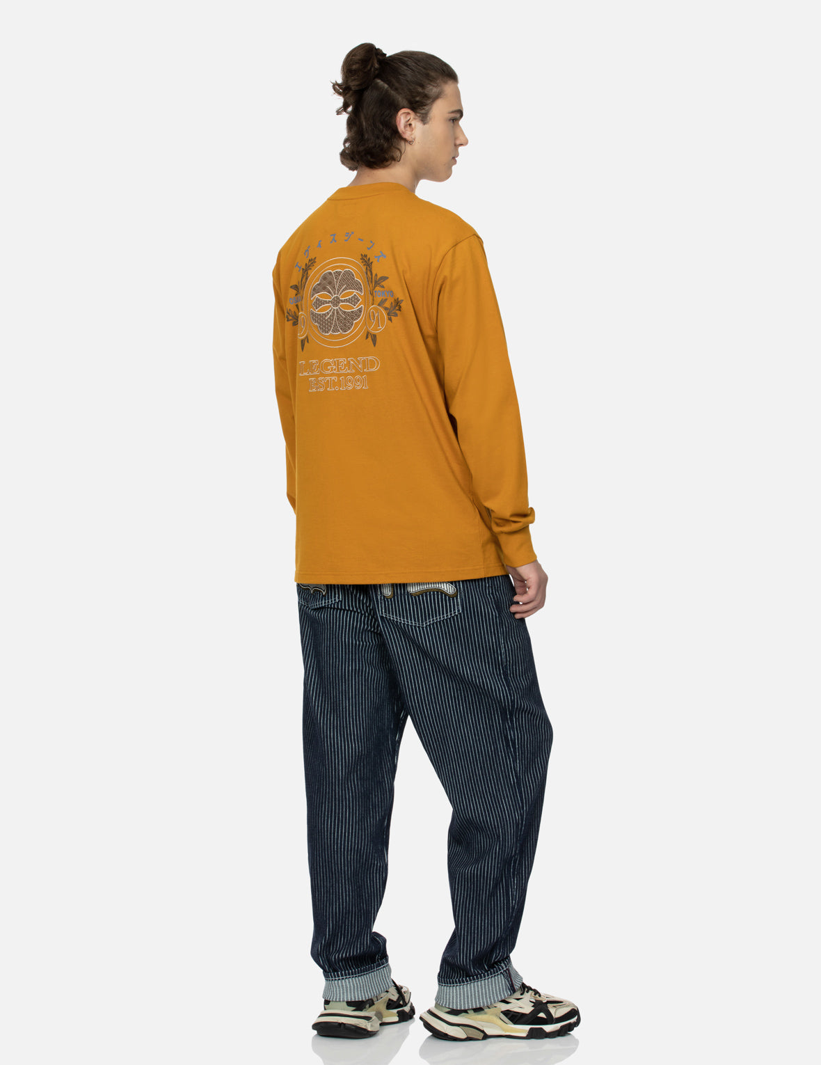 家紋刺繍とロゴプリントファッションフィット長袖Tシャツ