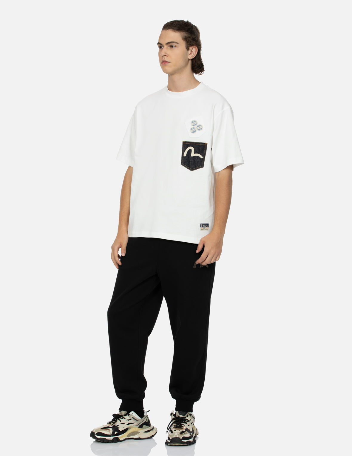 マルチプリントとマルチポケットリラックスフィットTシャツ