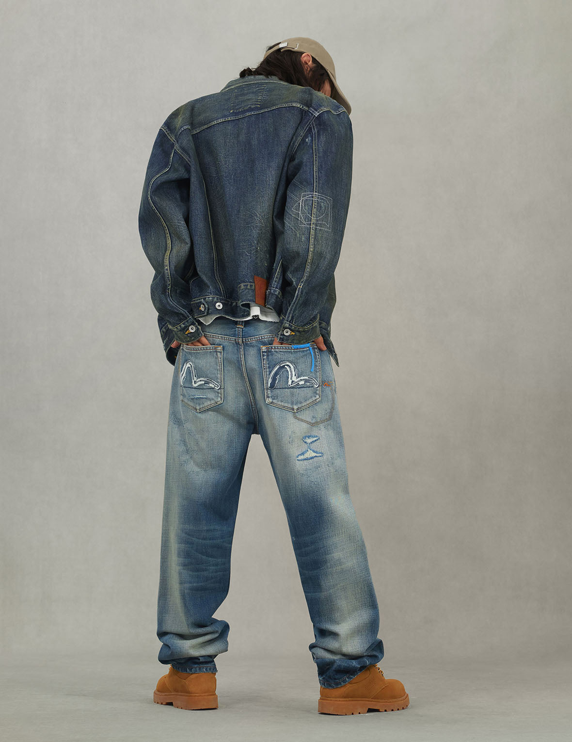 7-Pocket Design with Seagull Embroidery Washed Regular Fit Jeans #2000
