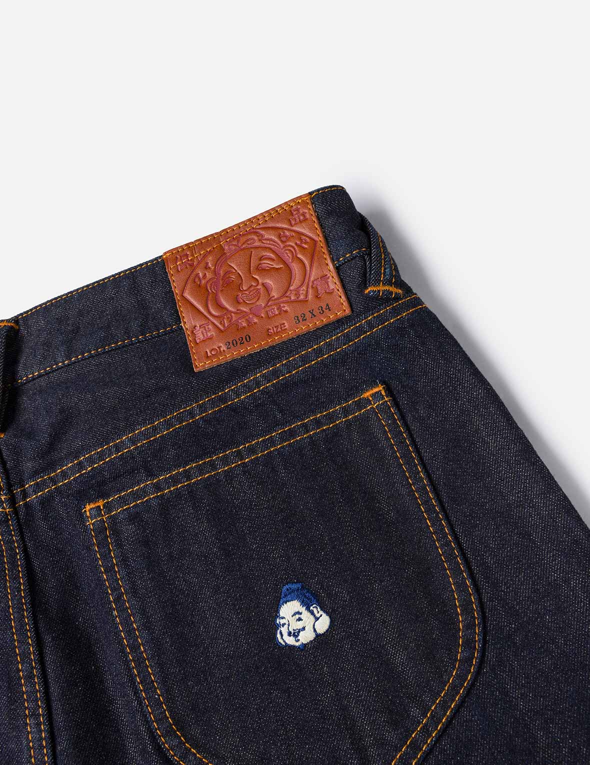 オールオーバーブランド刺繍 レギュラーフィット ジーンズ #2020