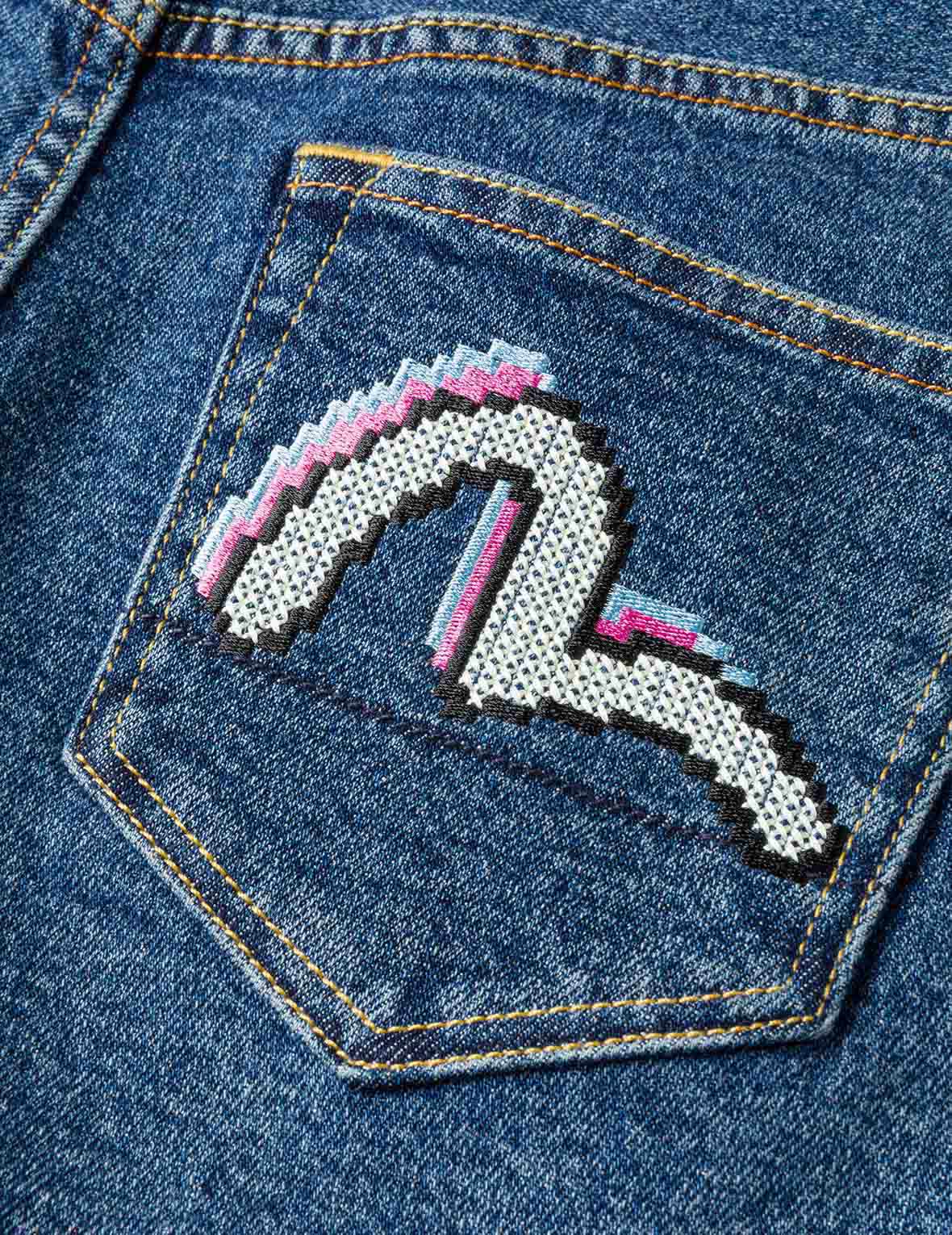 ピクセルカモメ刺繍リラックスフィットジーンズ