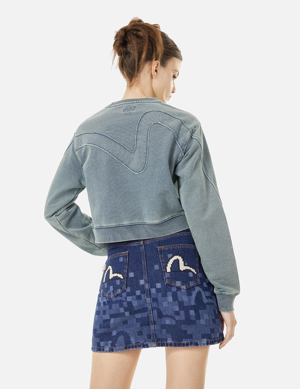 ディストレストアプリケ刺繍ウォッシュドファッションフィットクロップドスウェットシャツ