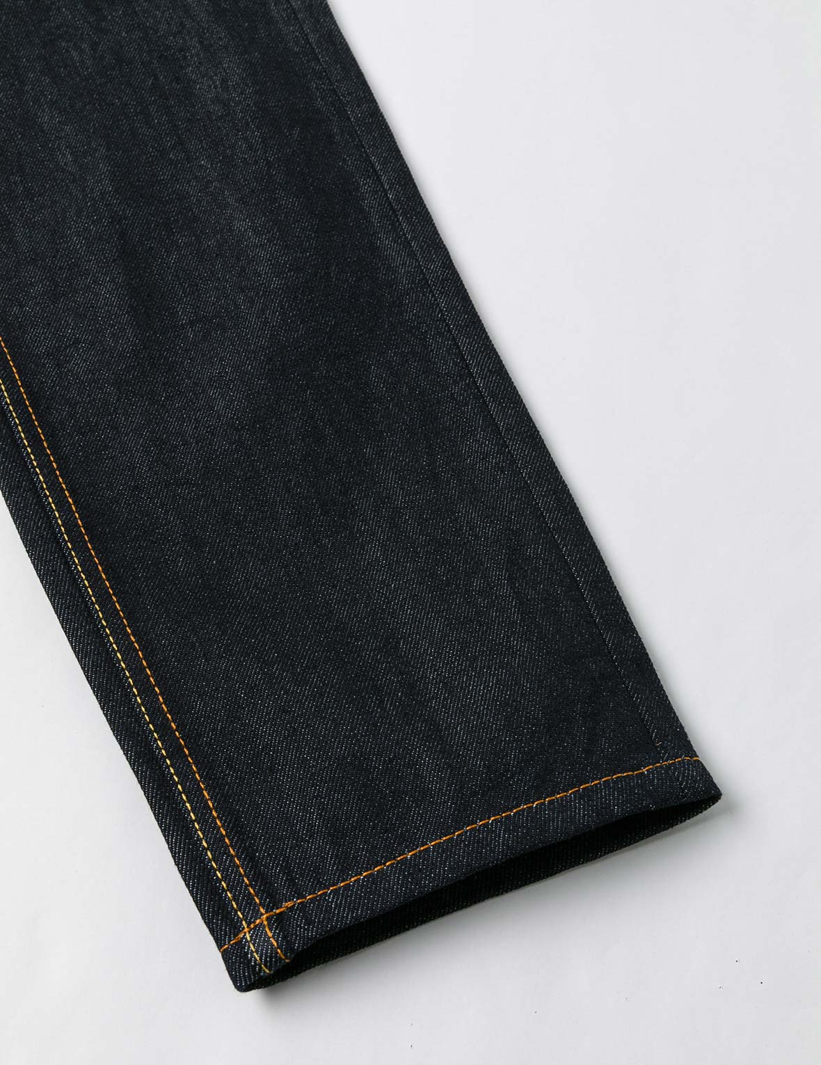 カモメ刺繍とメタルスタッズ リラックスフィット ジーンズ