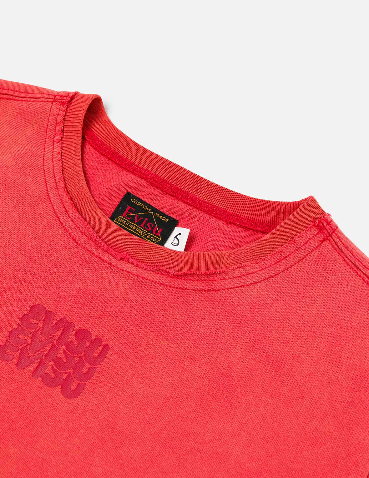 ロゴプリントとディストレスディテール ファッションフィット Tシャツ