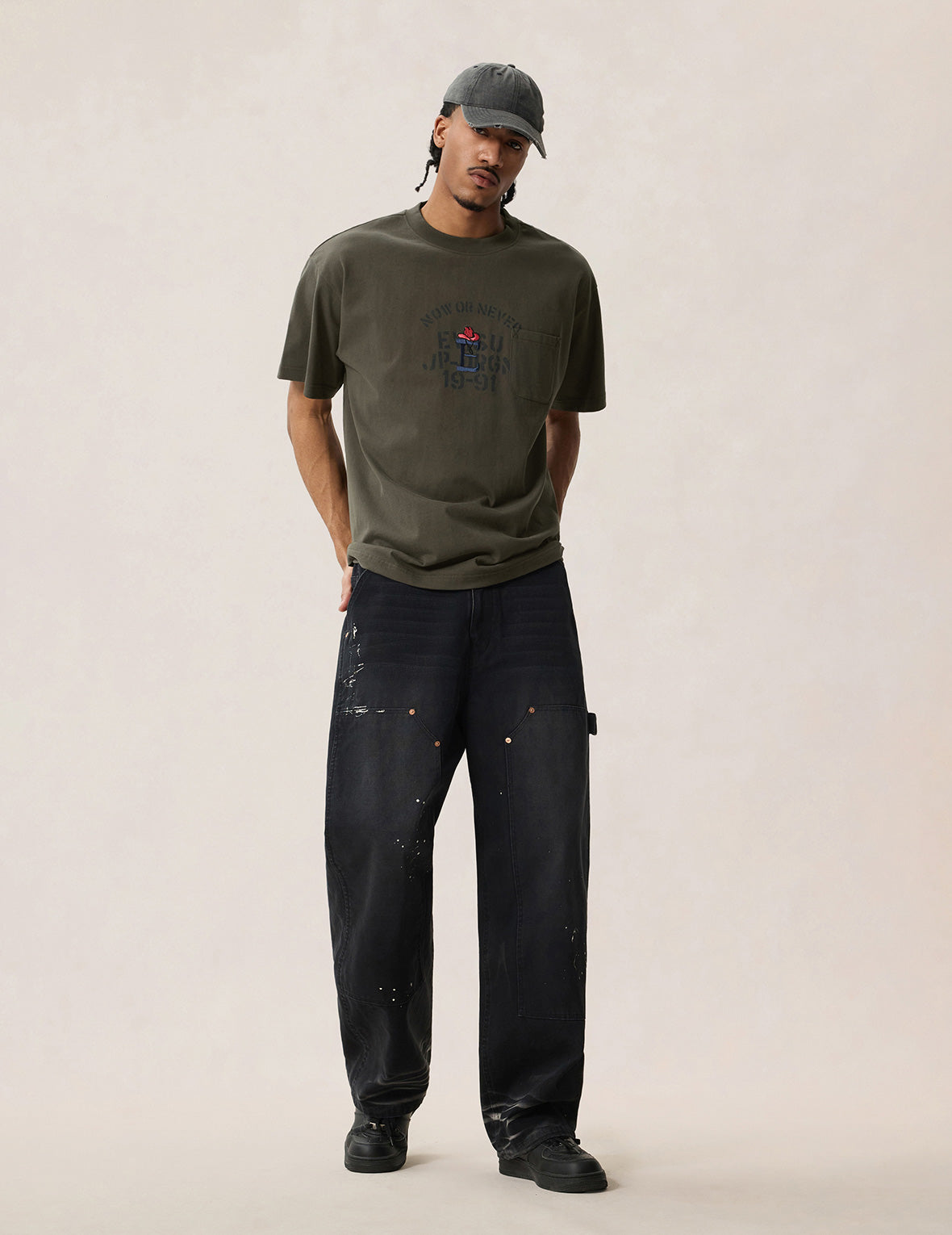 カウボーイハットEとオリジンロゴTシャツ