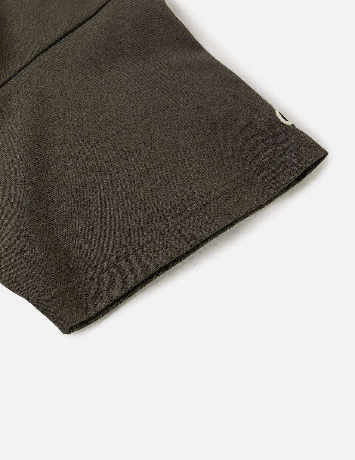 カウボーイハットEとオリジンロゴTシャツ