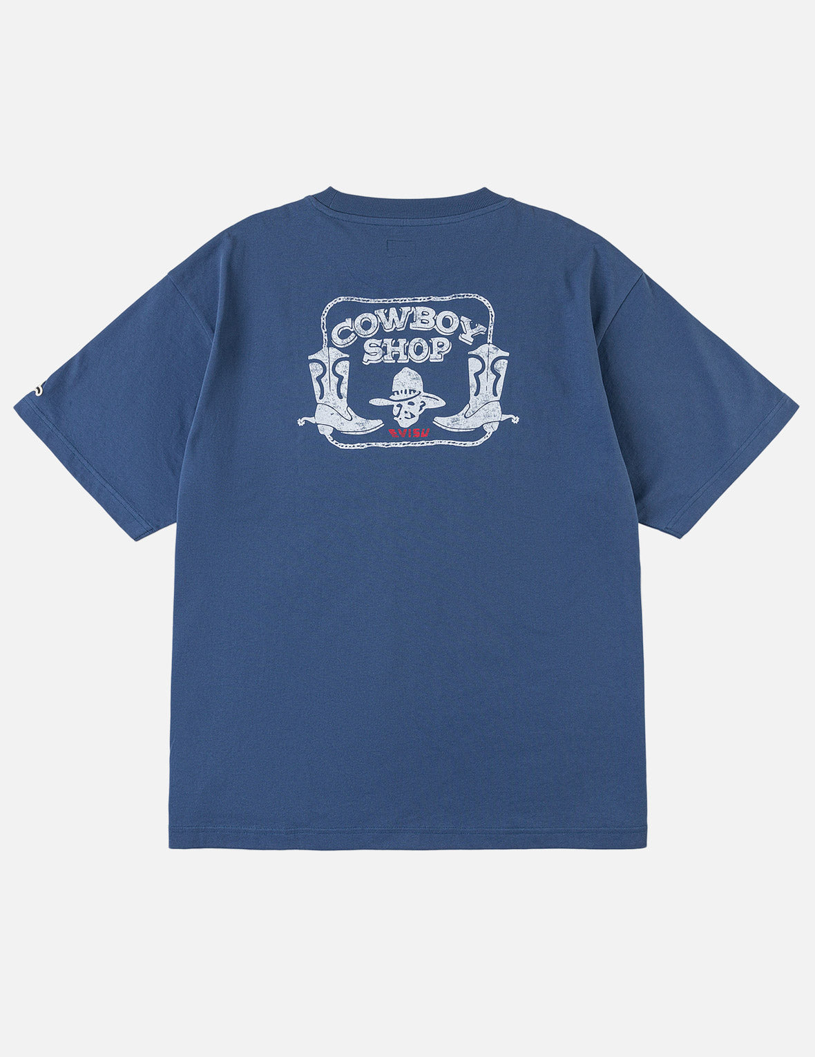 カウボーイブーツとハットスタンプTシャツ