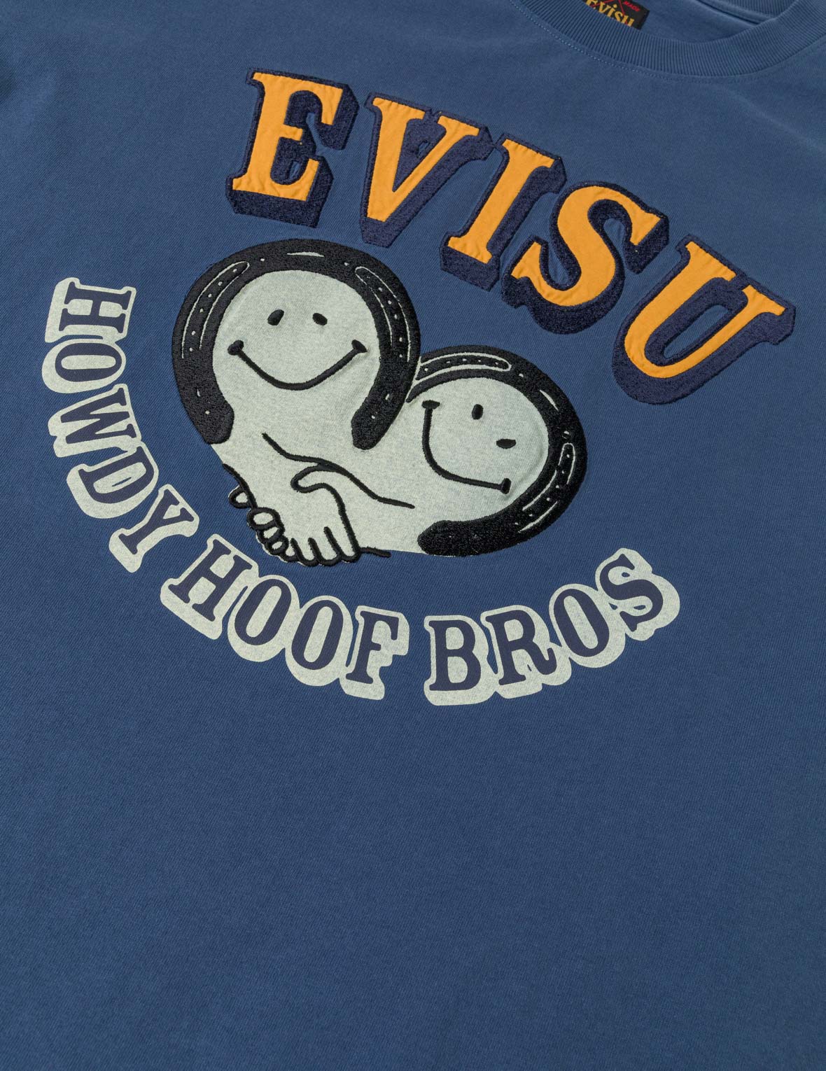 スマイリングハートカモメホースシュー刺繍Tシャツ