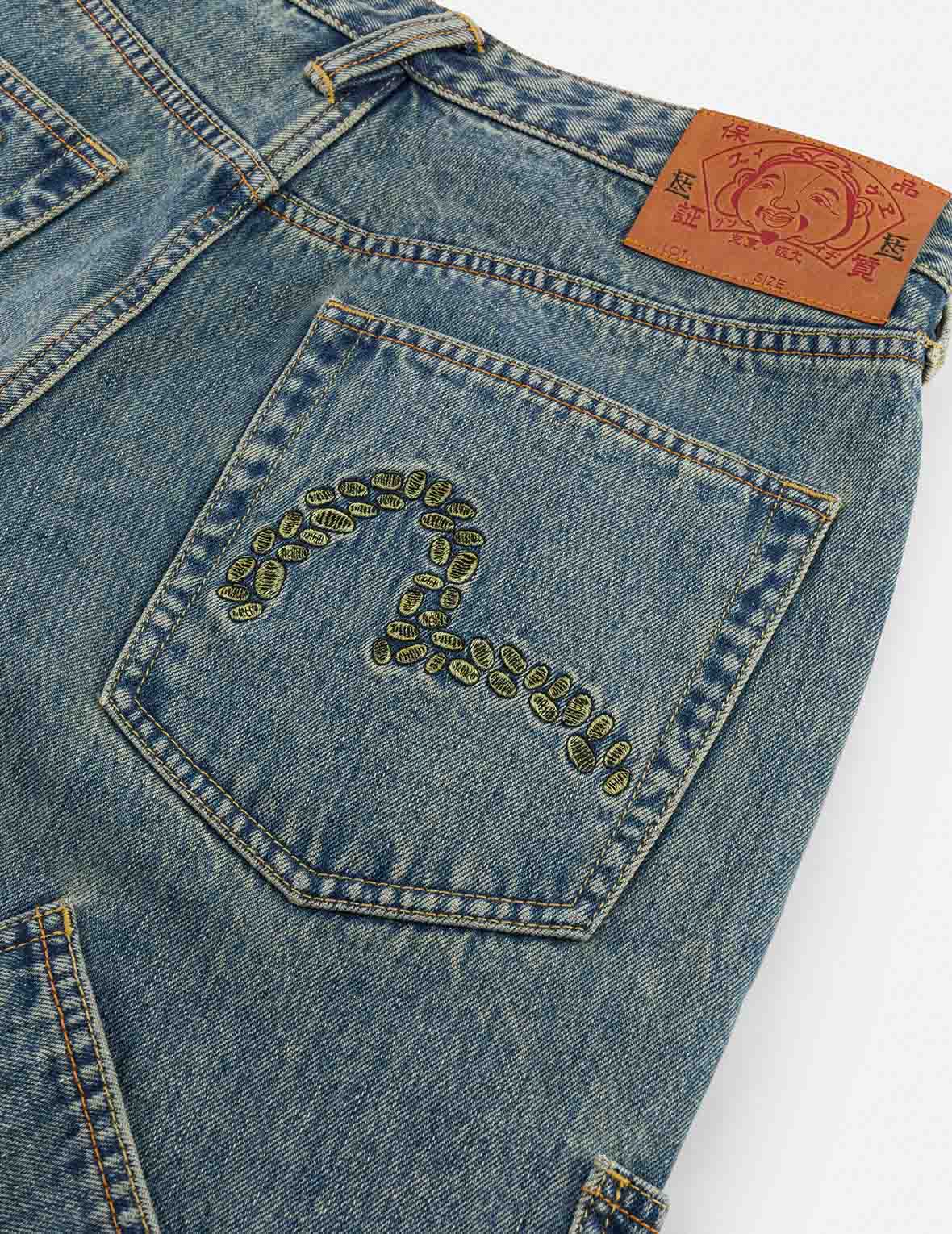 EVISU X F-LAGSTUF-F ダーティウォッシュと刺繍 多ポケット リラックスフィット デニムジーンズ