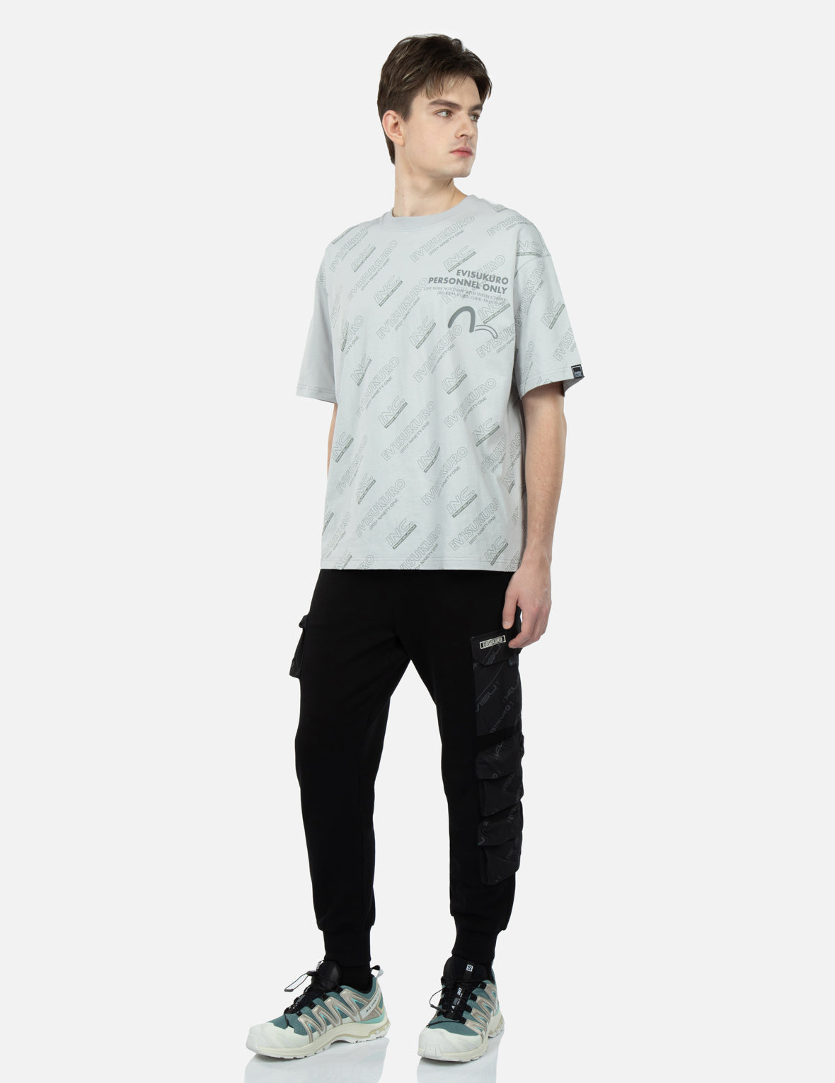 モノグラムロゴプリントTシャツ