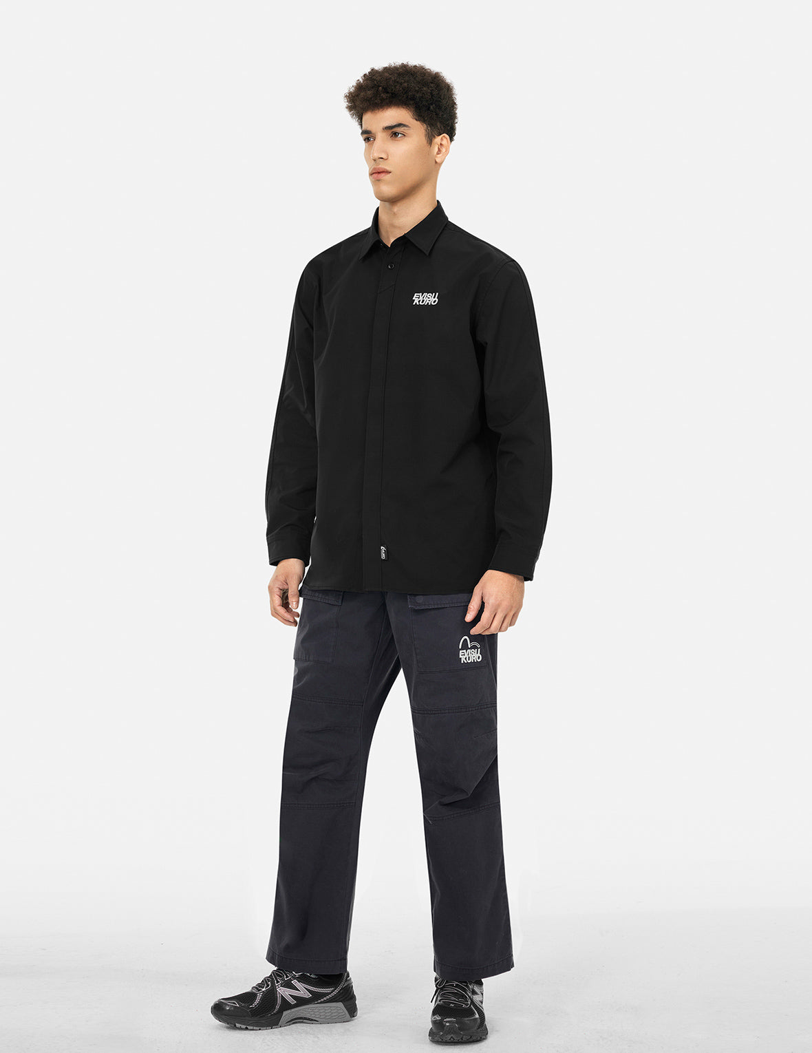 エンボスロゴ リラックスフィット シャツ