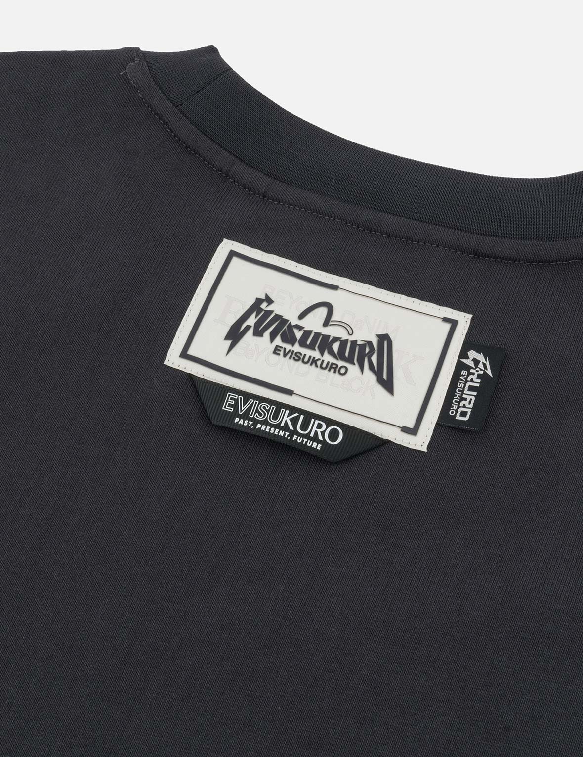 マルチラベルオーバーサイズTシャツ