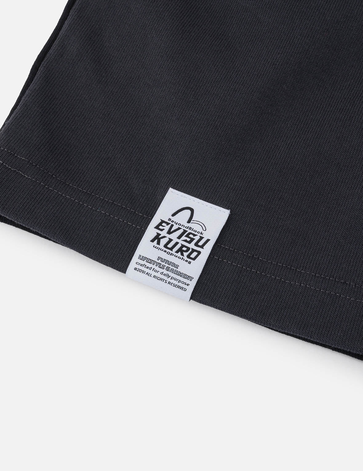 パネルデザイン&マルチラベル リラックスフィット Tシャツ