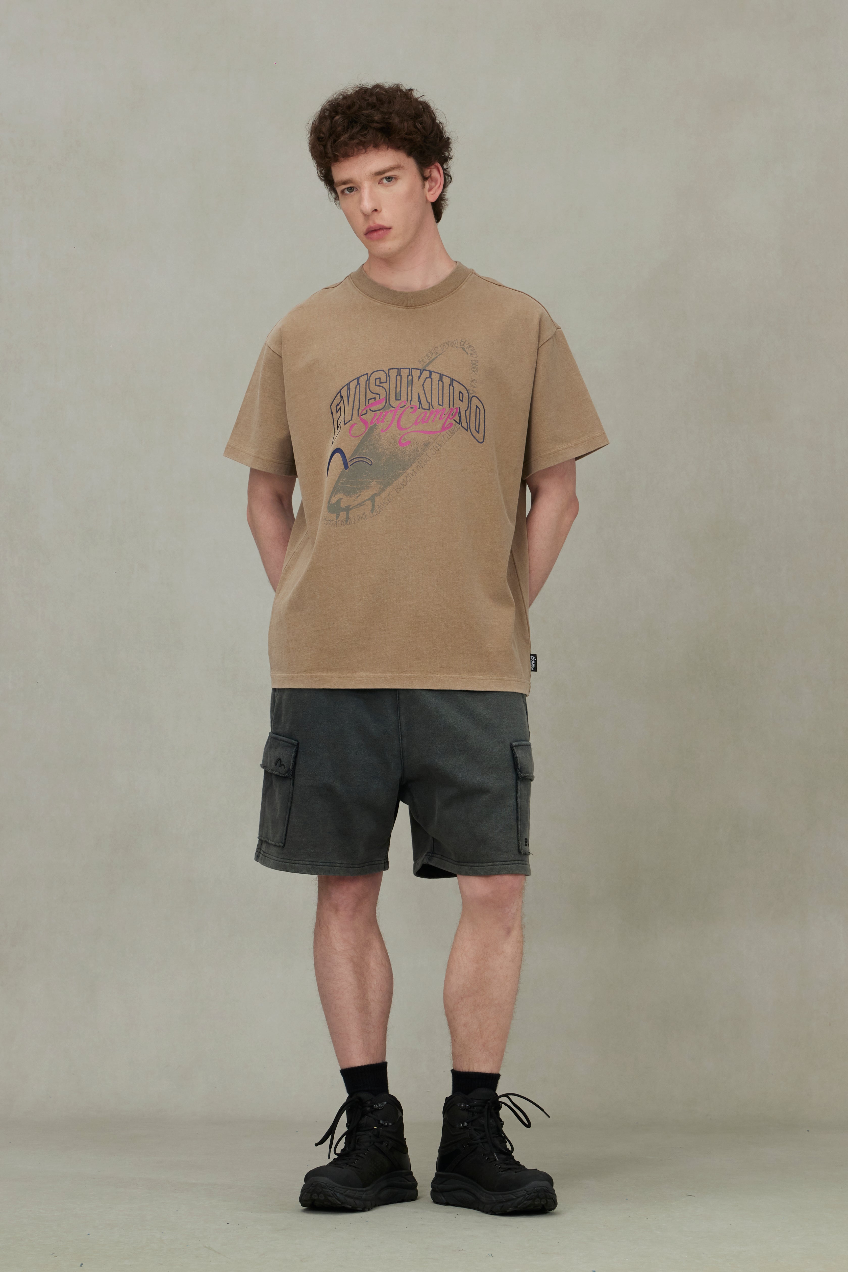 サーフ キャンプ プリント リラックス フィット Tシャツ