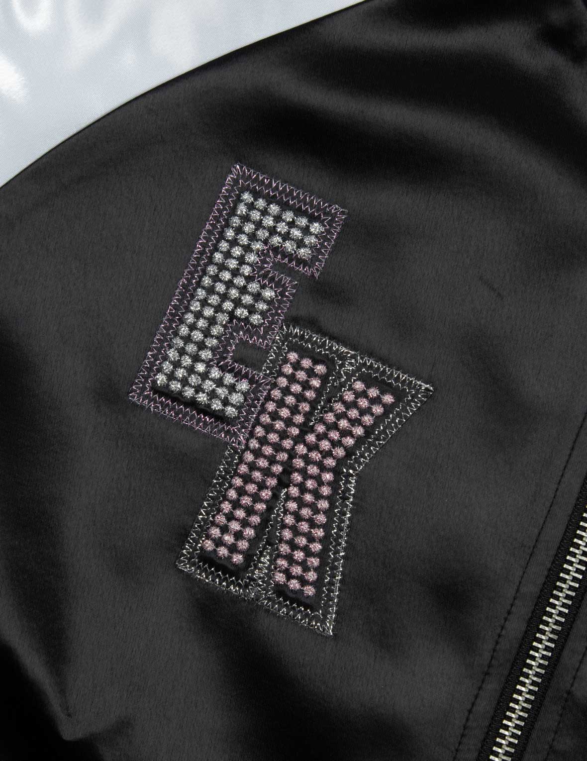 EKジェム刺繍とカモメアップリケのオーバーサイズのスカジャン