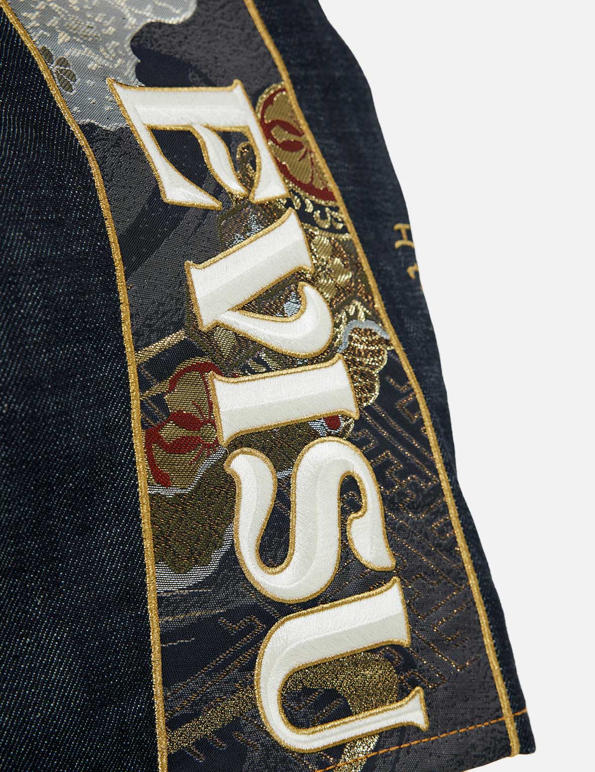 ブロケード大黒アップリケとロゴ刺繍レギュラーフィットデニムショーツ