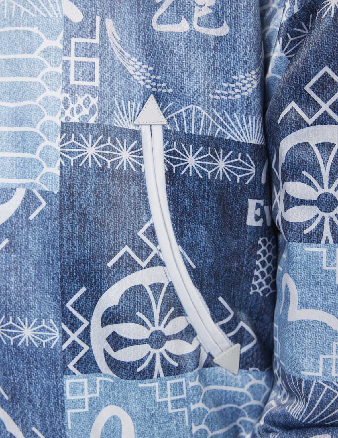 騰蛇刺繍と日本の伝統的なトーテムプリント リバーシブルリラックスフィットスカジャン