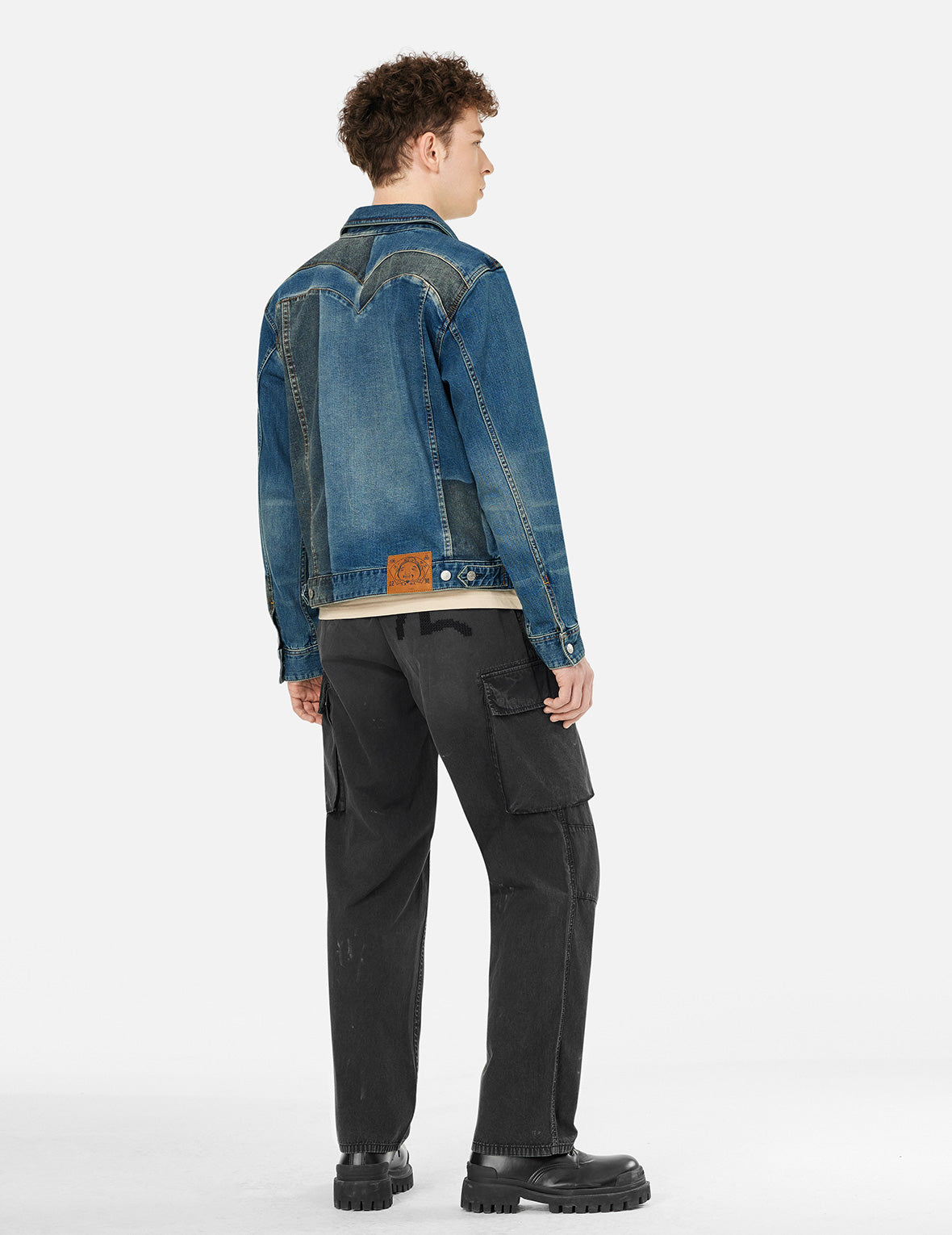 トーテムカモメ刺繍 ストレートフィット カーゴパンツ