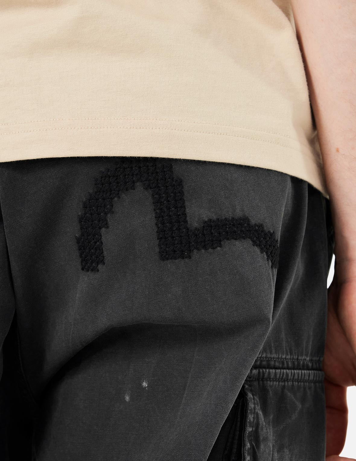 トーテムカモメ刺繍 ストレートフィット カーゴパンツ