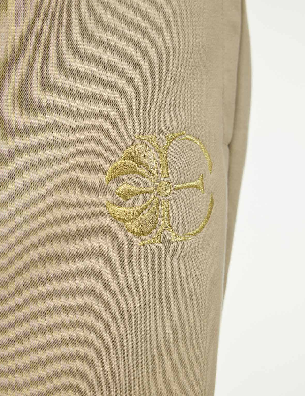 家紋刺繍とロゴブロケードアプリケ レギュラーフィットスウェットパンツ