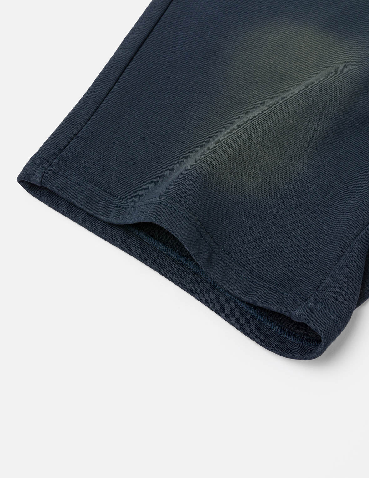 ロゴアップリケ刺繍 ヘビーウォッシュ ファッションフィット スウェットショーツ