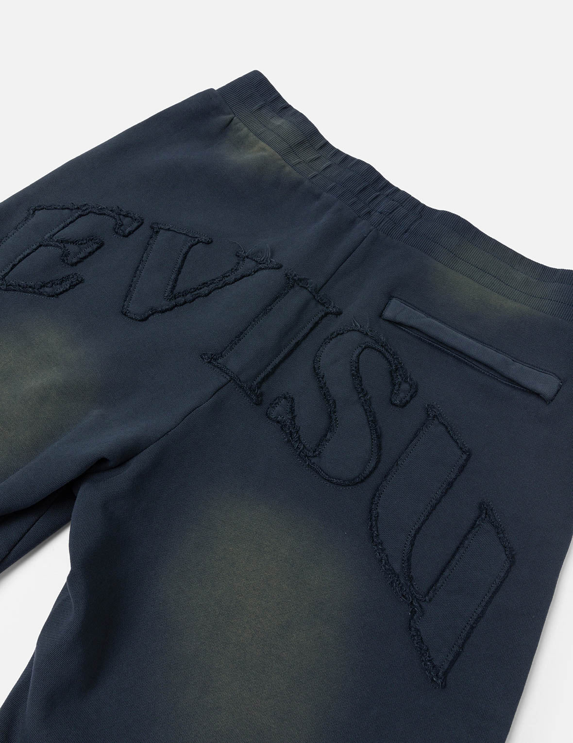 ロゴアップリケ刺繍 ヘビーウォッシュ ファッションフィット スウェットショーツ