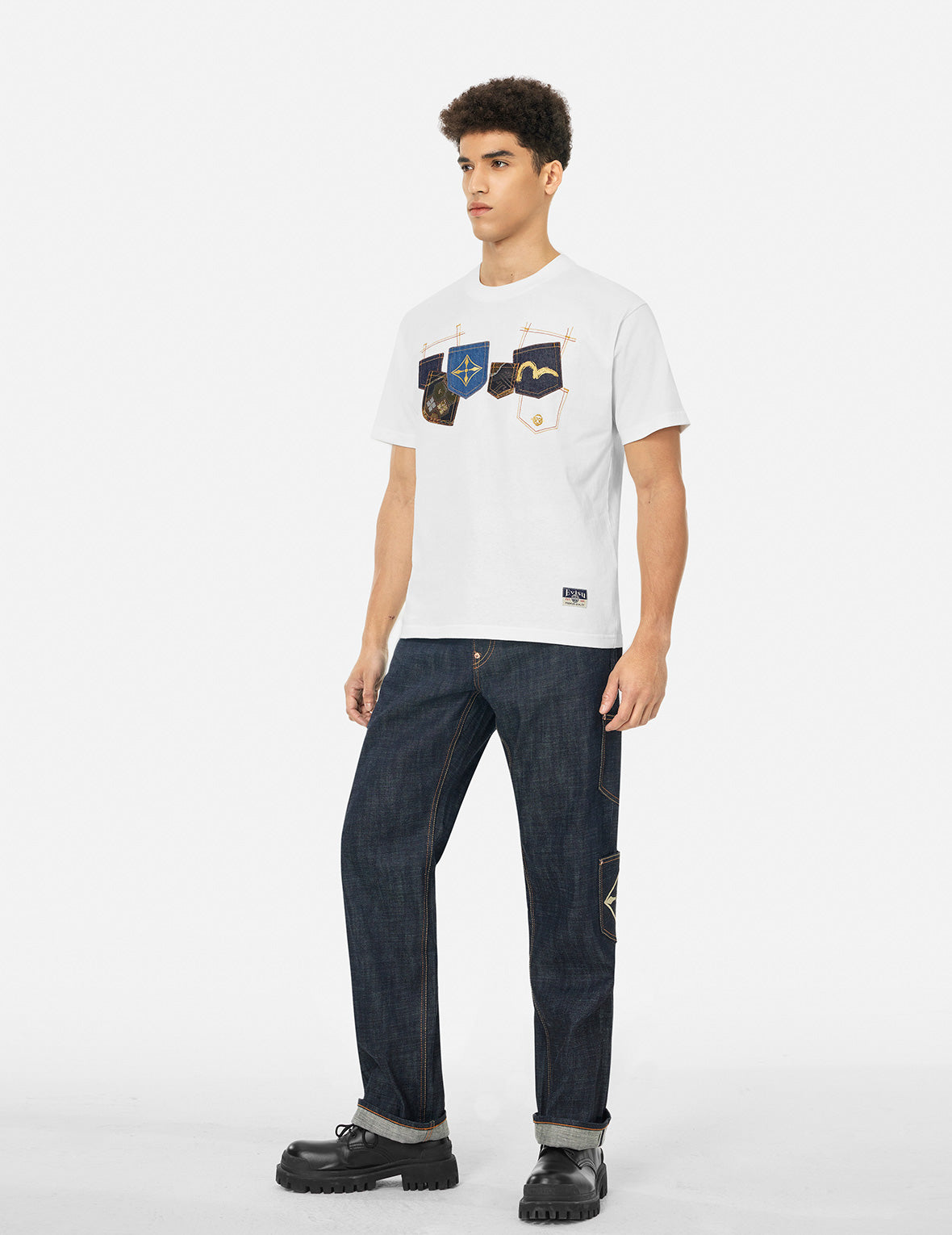 マルチポケットとマルチプリント リラックスフィットTシャツ