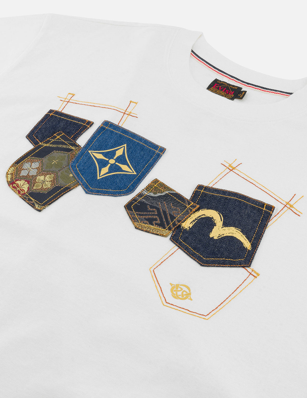 マルチポケットとマルチプリント リラックスフィットTシャツ
