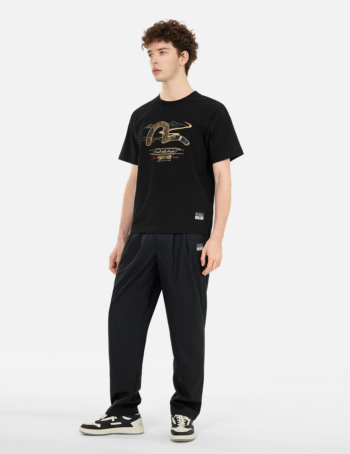 ブロケードカモメアップリケ レギュラーフィットTシャツ