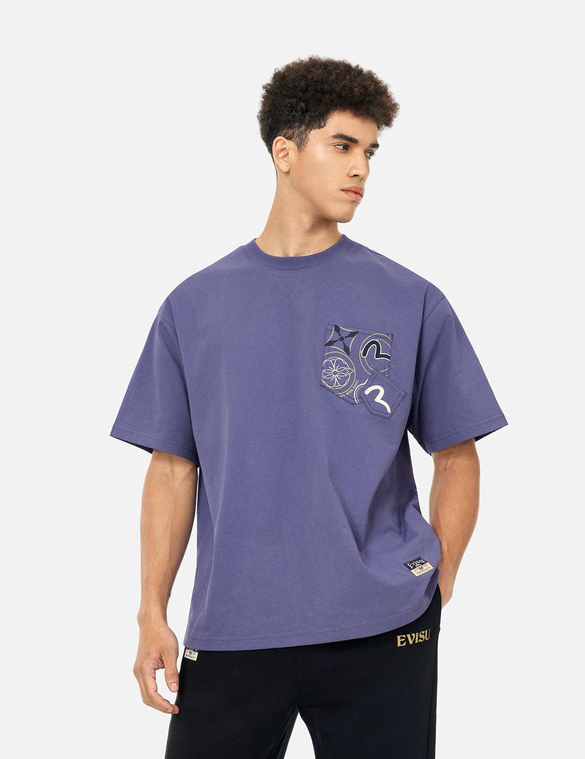 マルチポケットとマルチプリント ルーズフィットTシャツ
