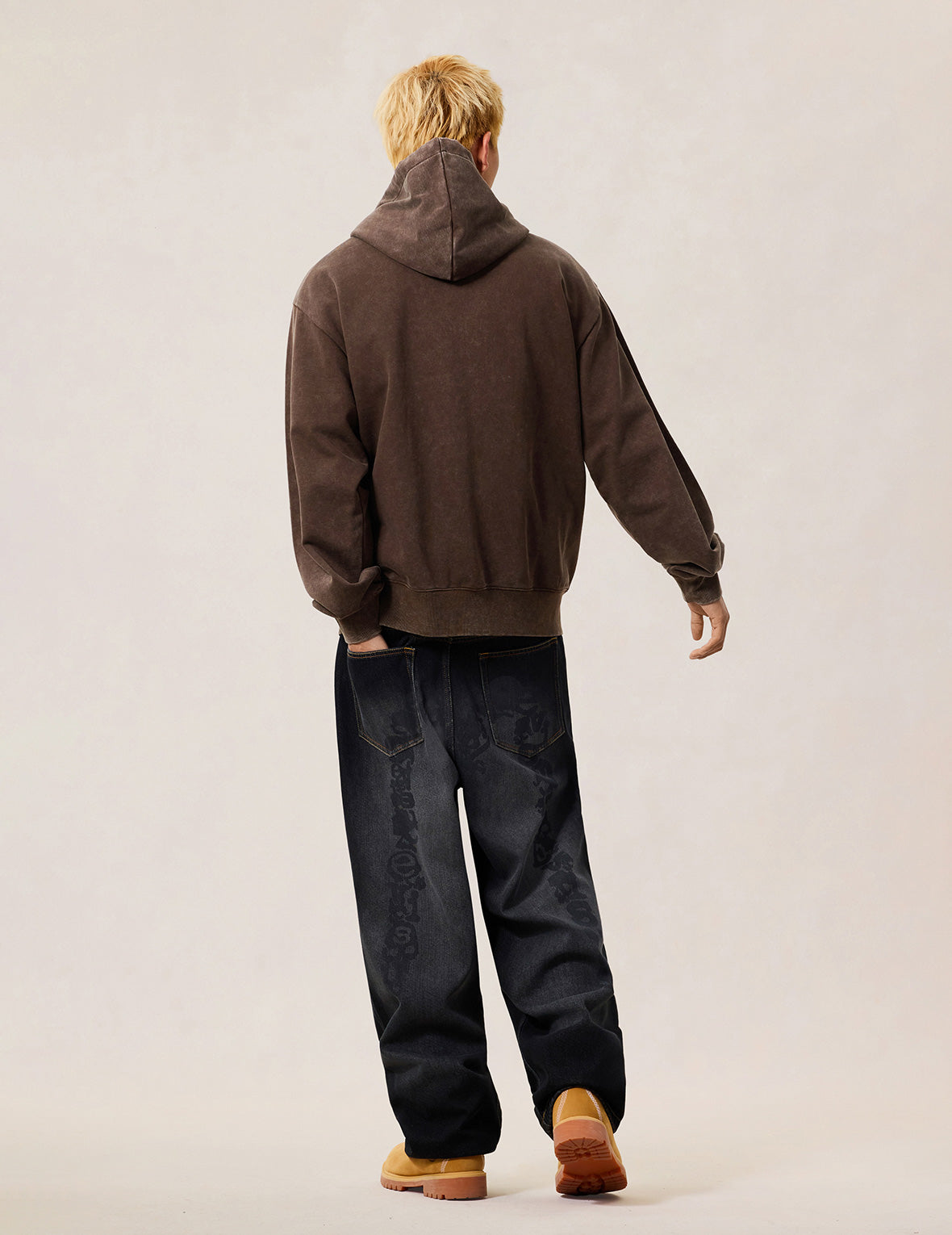 サソリ刺繍 フーディー