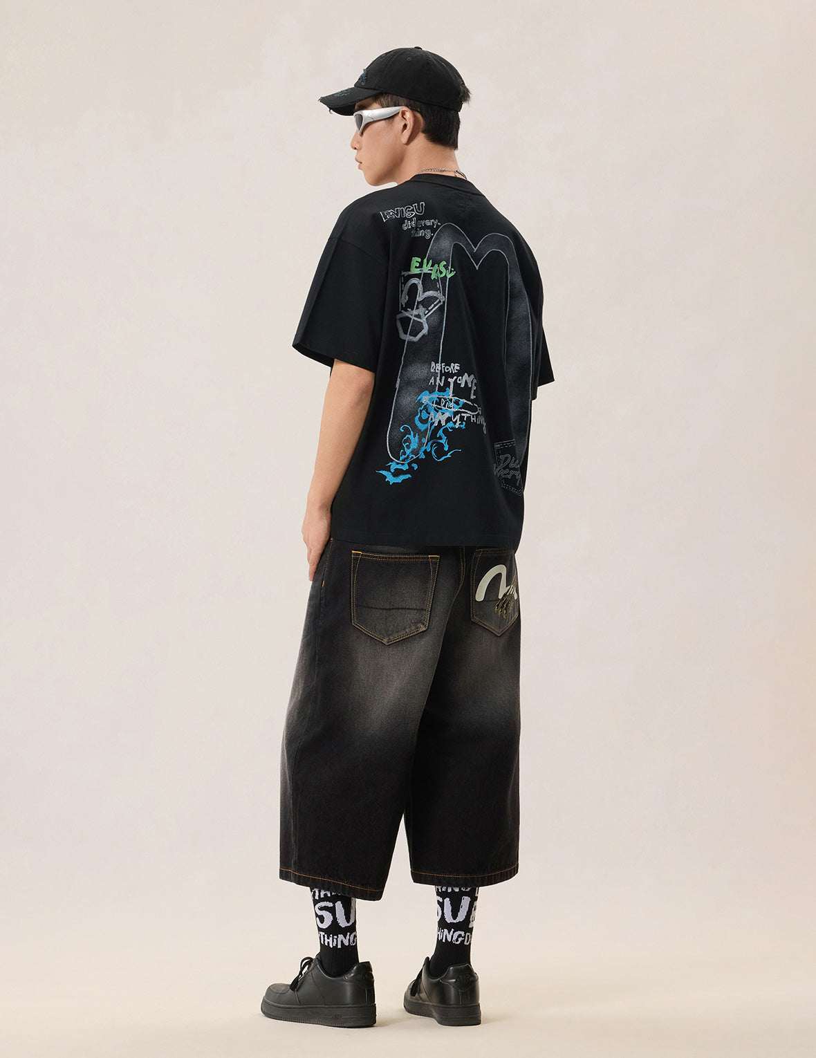 手描き大黒とマルチポケットTシャツ