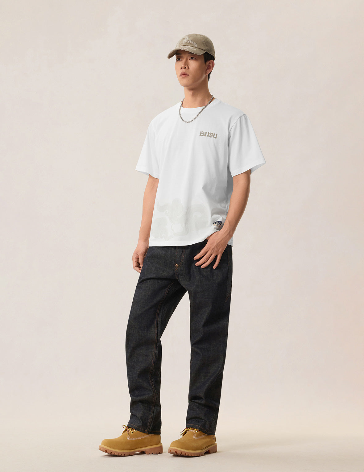 雲と金色大黒 Tシャツ