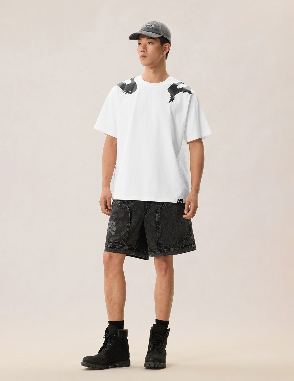 EVISUブラシストローククロスショルダーロゴ Tシャツ