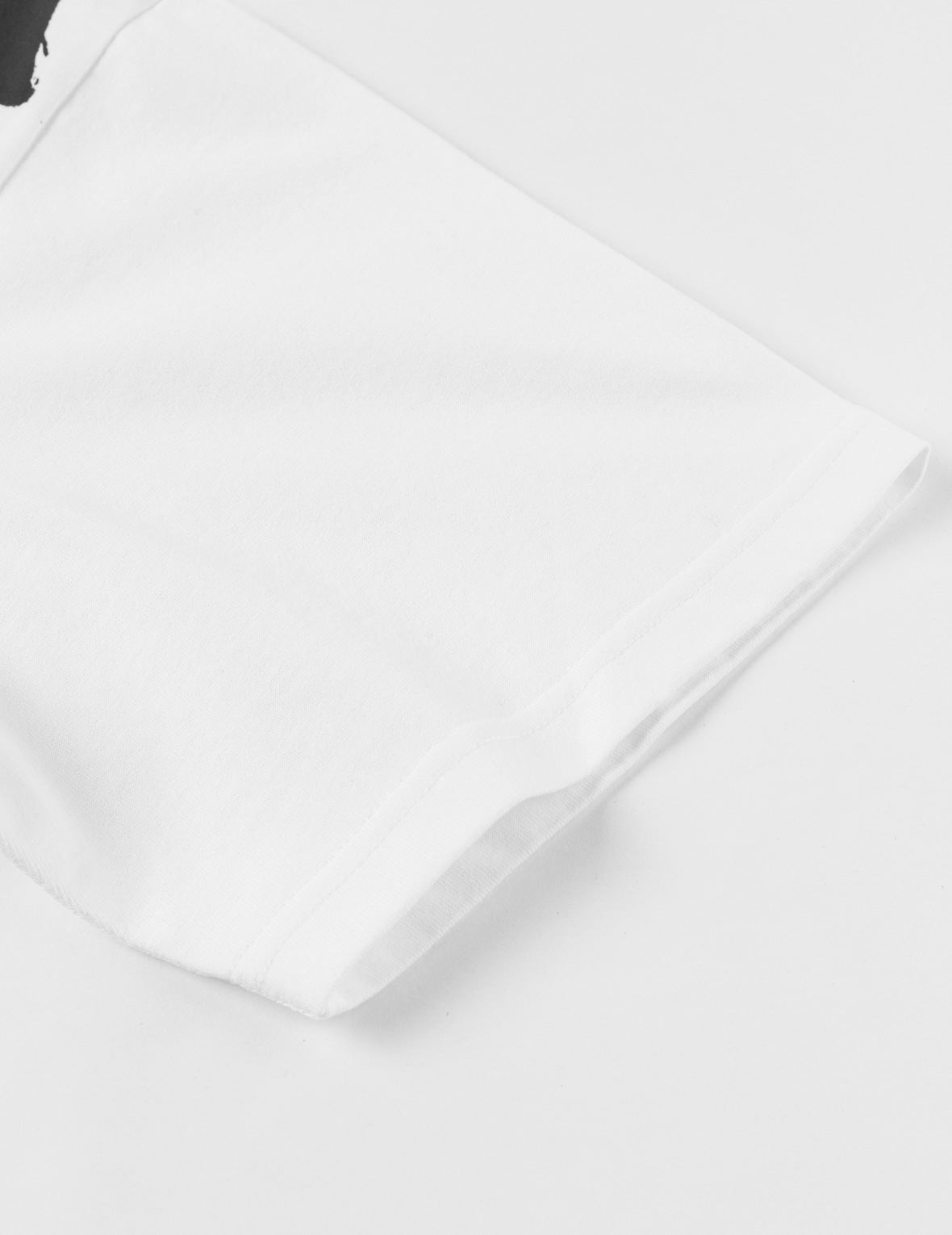 EVISUブラシストローククロスショルダーロゴ Tシャツ