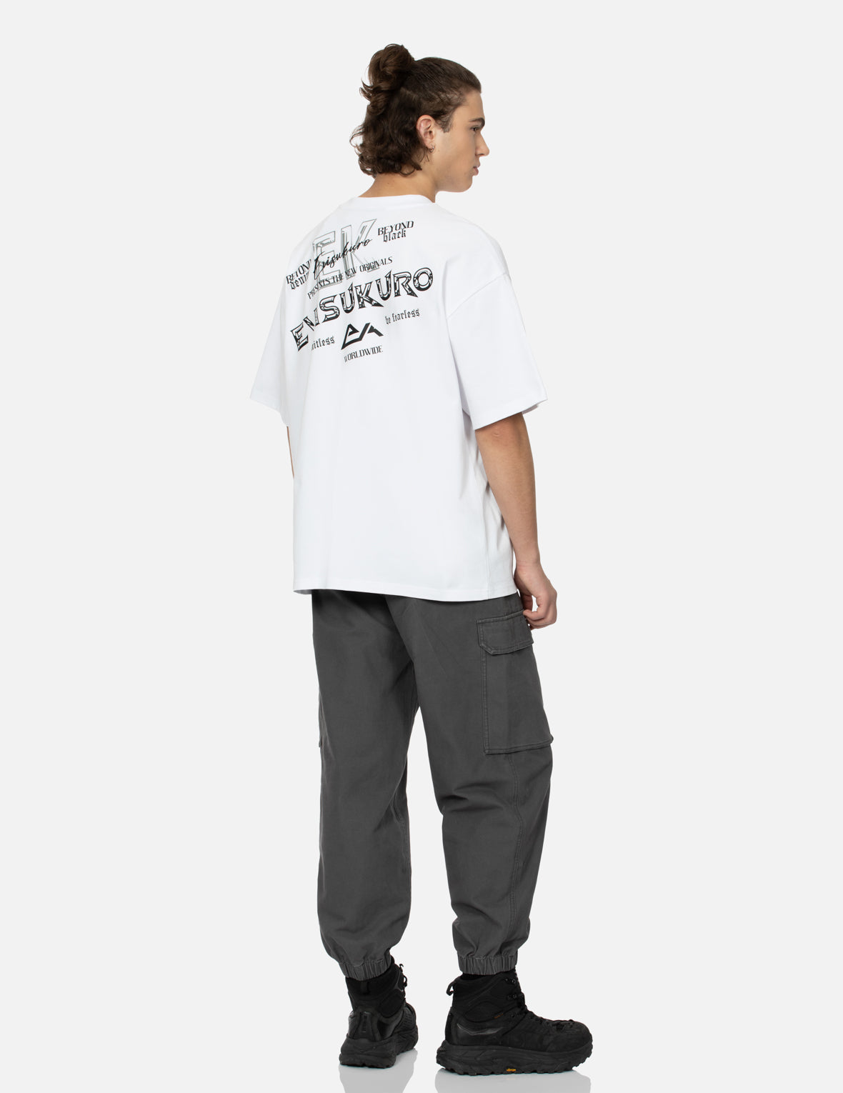 ロゴとスローガンプリントのルーズフィットTシャツ