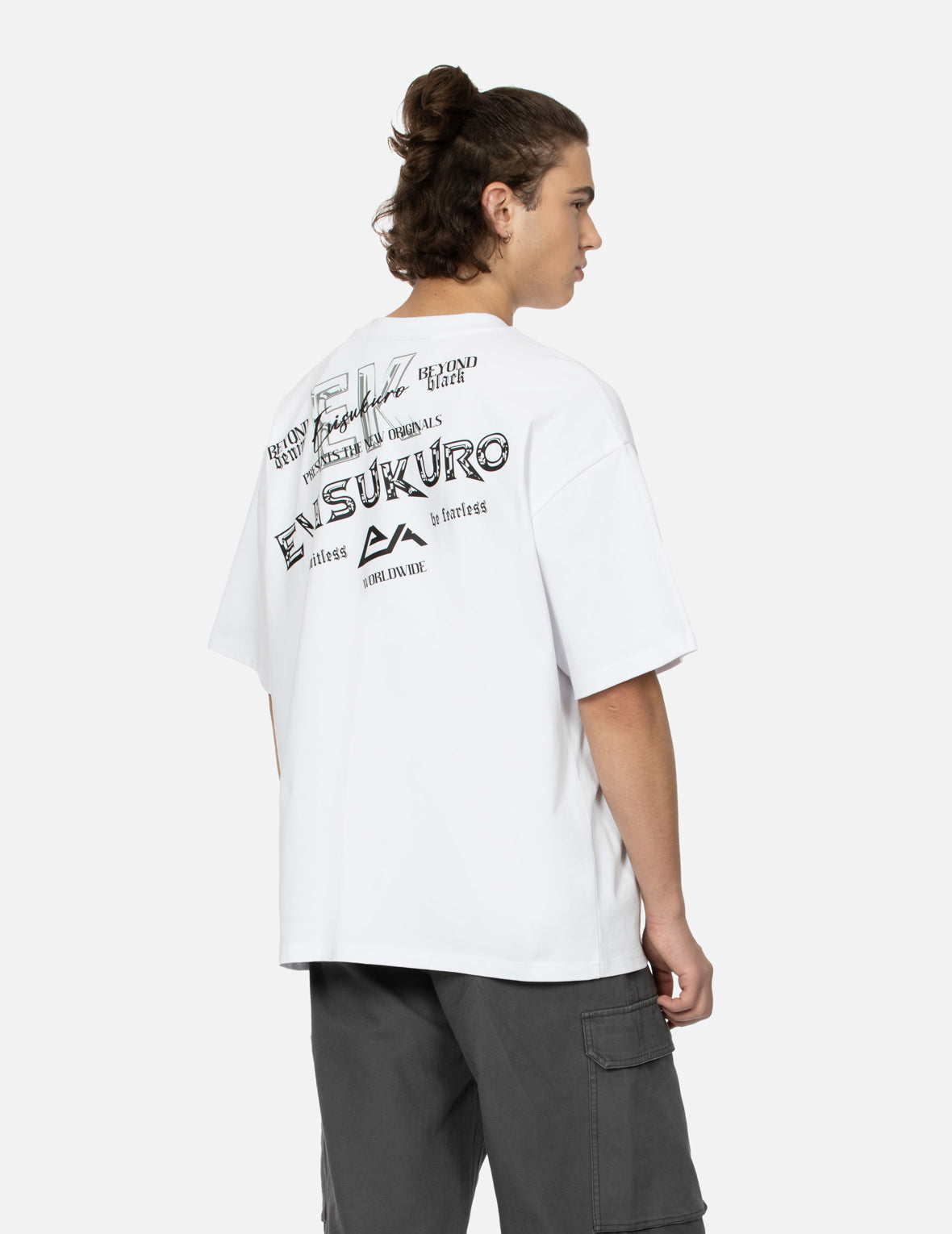 ロゴとスローガンプリントのルーズフィットTシャツ